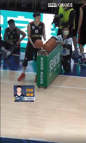 又帥又能打！CBA球員胡明軒在三分大賽連續投進12個三分