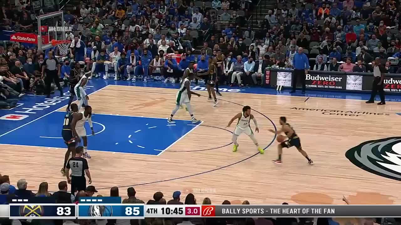 11.16賽場速遞：JaMychal Green不滿被拽手放倒Ntilikina，雙方發生衝突