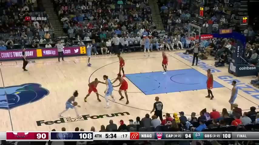 1.18賽場速遞：Tony Bradley伸腳防守Ja Morant，兩人爆發衝突，而水行俠一把抱走對手解決了衝突