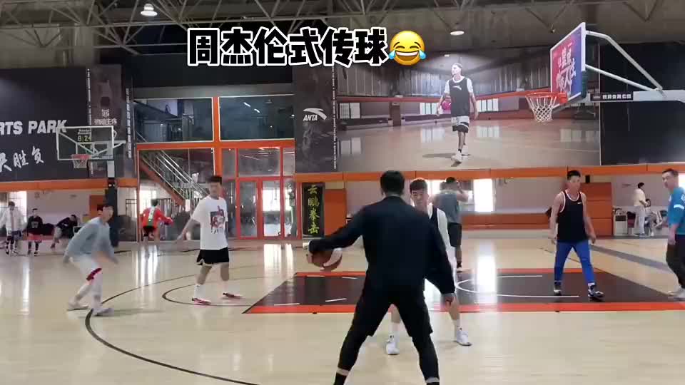 這選秀模板是周杰倫吧？