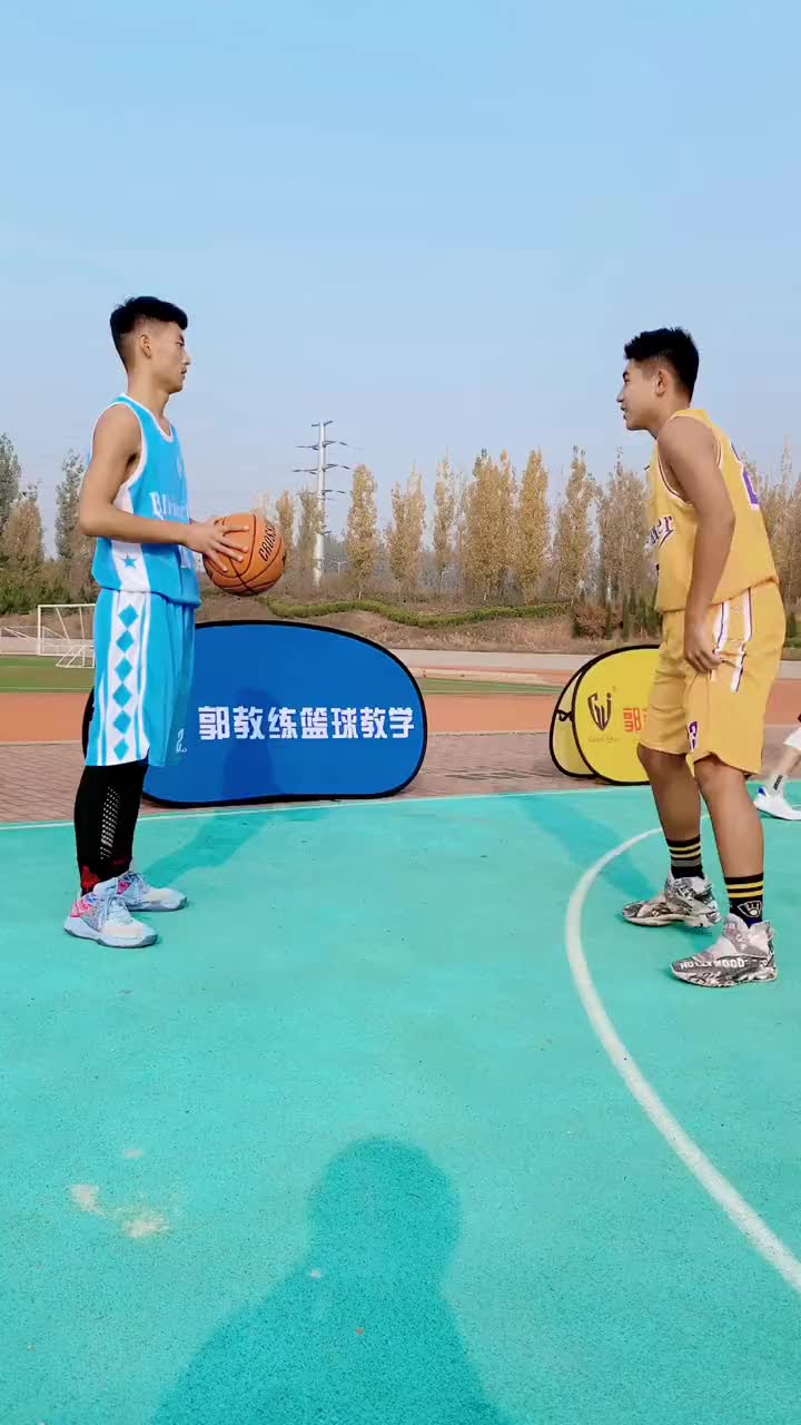 傳完就移動這是本能和習慣，不是靠想，是下意識，能做到這一點就是高手