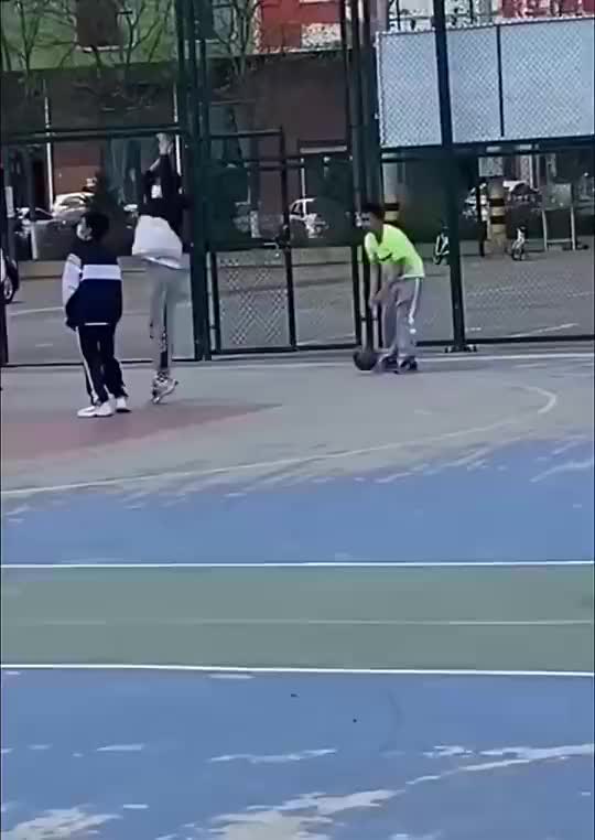 這出手一看就是Marion球迷！