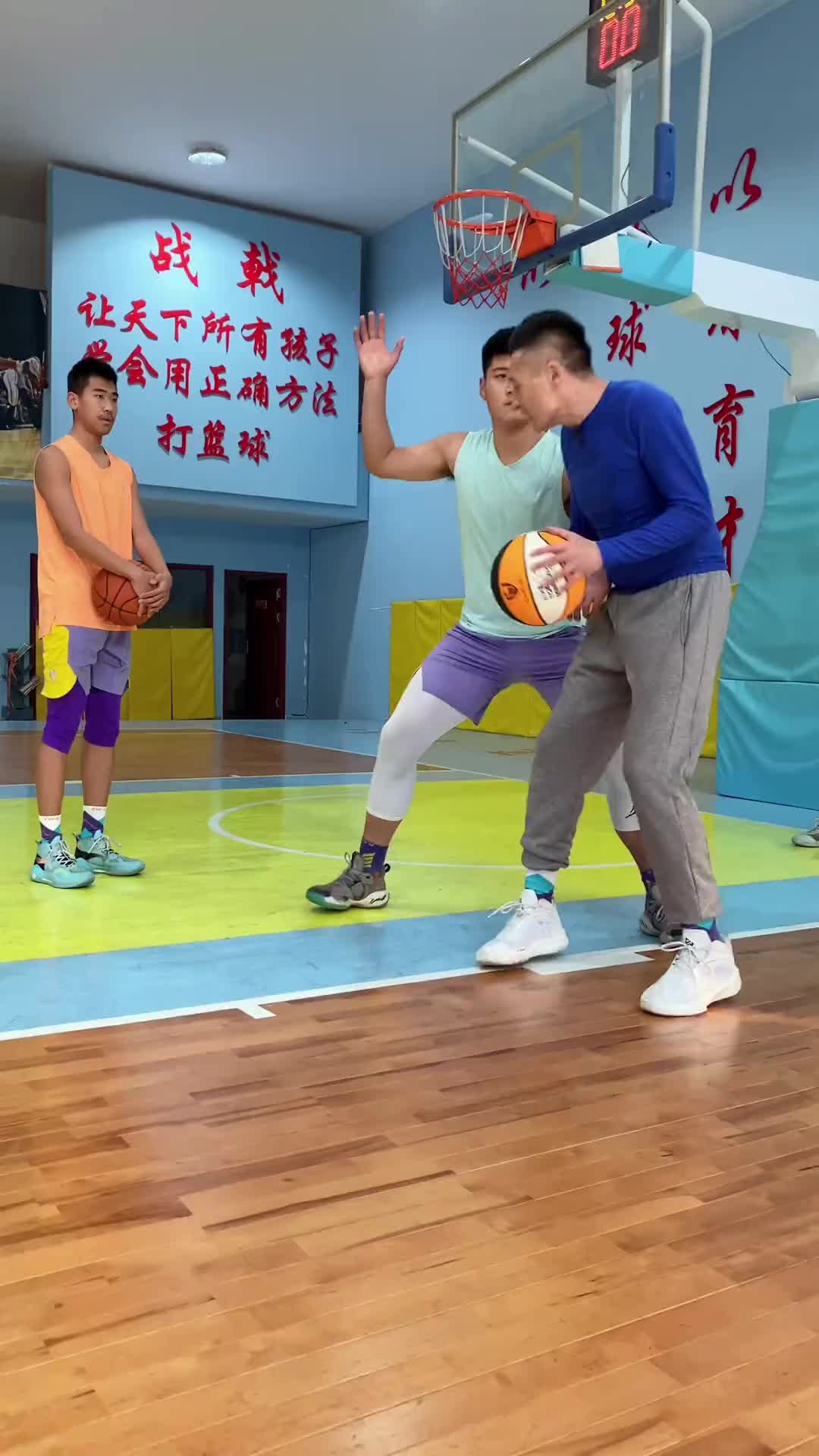 不管小打大，瘦打壯，內外線皆是相同道理，旋轉和頂繞