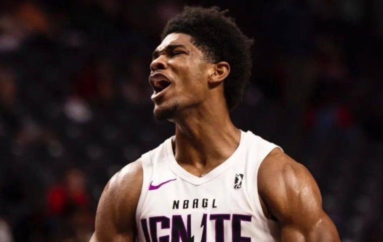 NBA / 辣眼睛！新科探花範本威少和羅斯！場均僅得到8+2+4，新秀榜僅排第十