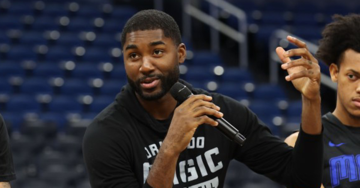 NBA / 效力NBA十年，僅拿264萬底薪！場均7.9分的他，如今賺得比打球還多