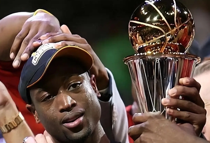 NBA / 不到25歲加冕FMVP有多難？NBA至今僅7人做到，魔術強森記錄無人能破