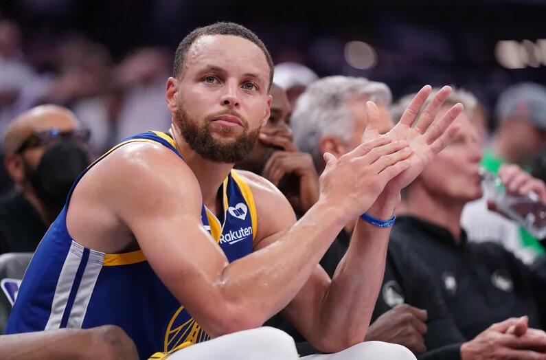 別被膚色給騙了！NBA這五人看起來像白人，其實都是黑人球員！