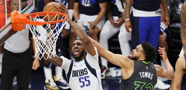 NBA / 不斷進步！從流浪各隊的邊緣球員到爭冠主力！瓊斯都做了什麼事？