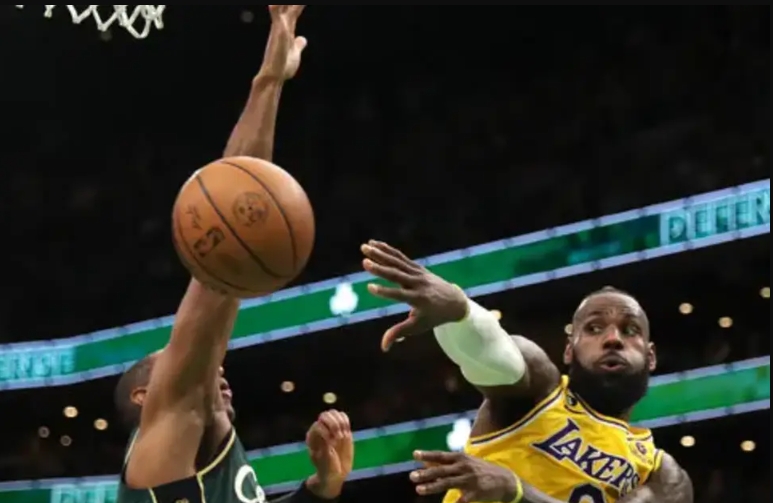 生涯總助攻12000+有多難？NBA僅5人做到，詹姆斯13530次第三