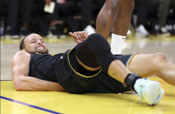 NBA / 他是我們的靈魂！勇士新星談柯瑞傷退：對手的防守簡直瘋狂，柯瑞為球隊付出了太多！
