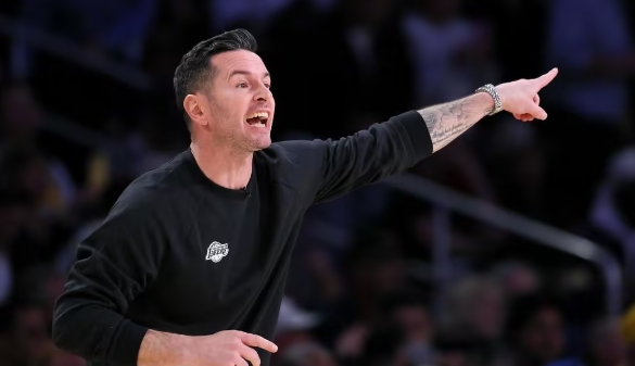 NBA / 【影片】瑞迪克怒罵湖人球員一幕曝光！不滿被追分連爆粗口，強調要激發緊迫感！